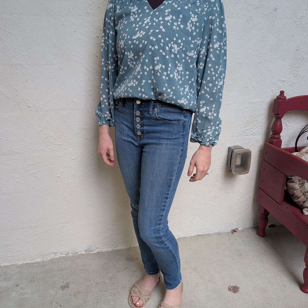 Chic Blue Patterned Blouse - image 3